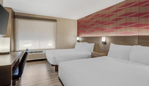 Queen Room with Two Queen Beds - Shower Only