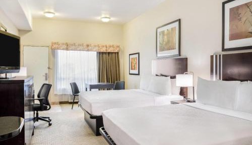 Deluxe Queen Room with Two Queen Beds