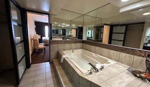 King Suite with Spa Bath