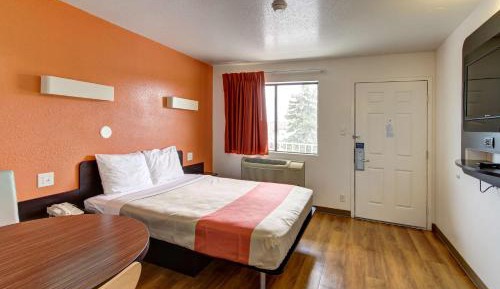 Queen Room - Disability Access