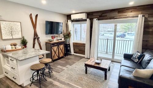 One-Bedroom Apartment with Balcony