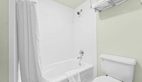 Suite with One Queen Bed and Two Bunk Beds - Non-Smoking