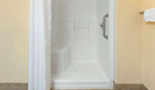 Queen Room - Disability Access/Non-Smoking
