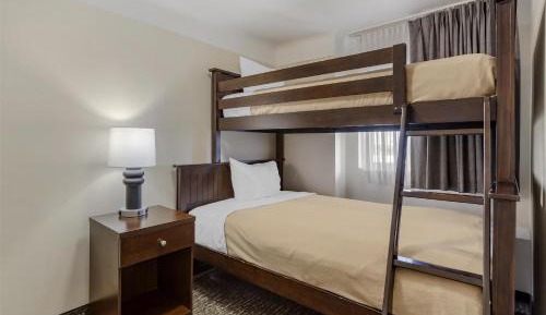 King Suite with Bunk Beds - Non-Smoking