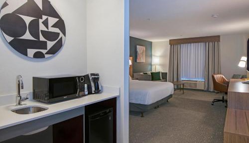 Standard King Room with Sofa Bed - Mobility Access