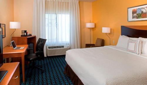King Room with Bathtub - Mobility Access/Hearing Accessible