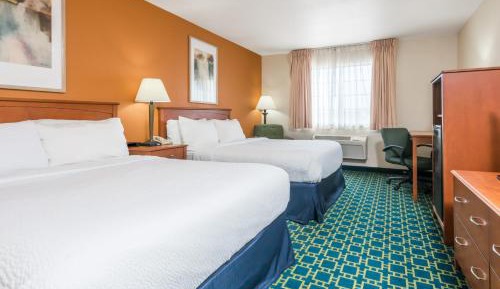 Queen Room with Two Queen Beds - Non-Smoking
