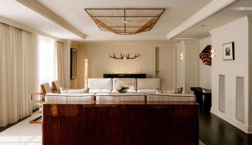 Luxury One-Bedroom King Suite 