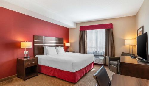King Room with Sofa Bed and Kitchen