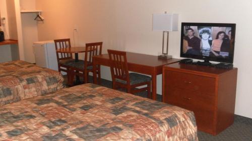 Double Room with Two Double Beds - Non-Smoking