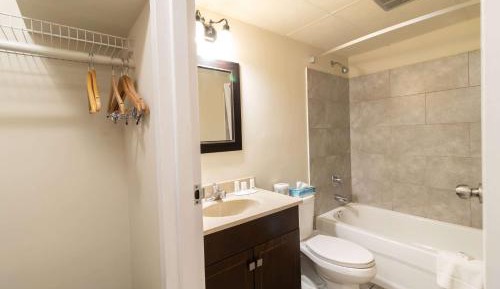 Queen Room with Two Queen Beds - Pet Friendly/Non-Smoking