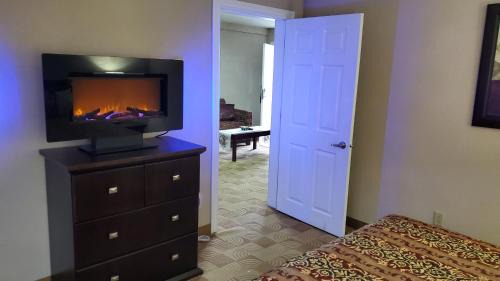 Deluxe One-Bedroom Suite