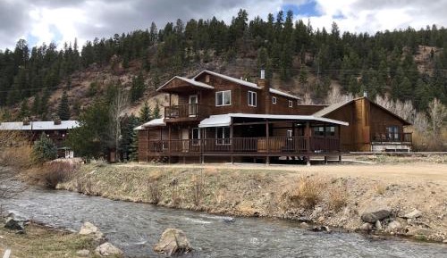 Three-Bedroom Vacation Home 