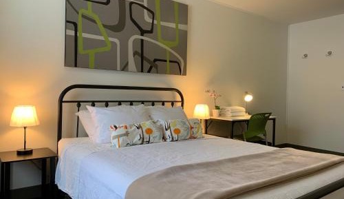 Standard Queen Room