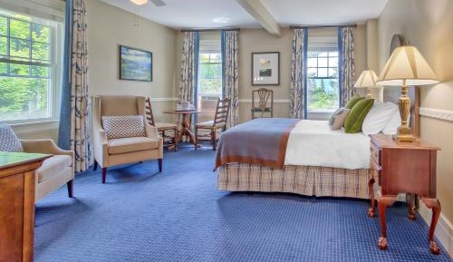 Family Room with Two Queen Beds