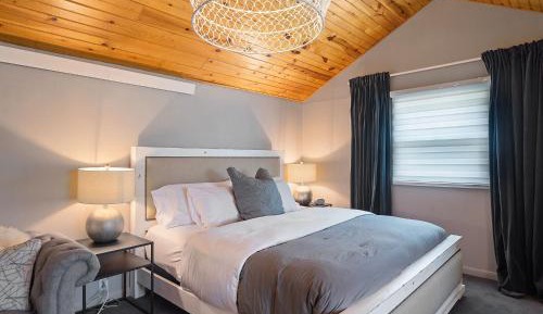 Deluxe King Suite