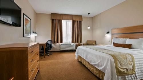 King Room with Jetted Tub - Non-Smoking