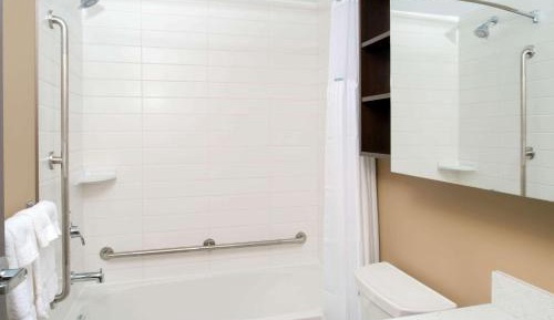 Queen Room - Disability Access