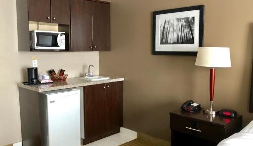 King Room - Disability Access - Non-Smoking