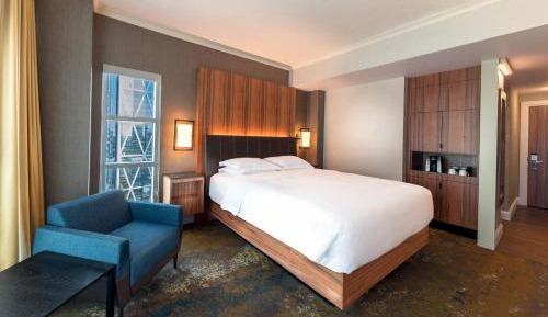 Corner King Room