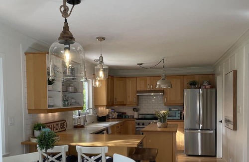 Surrey House | Crescent Beach Vintage Bungalow