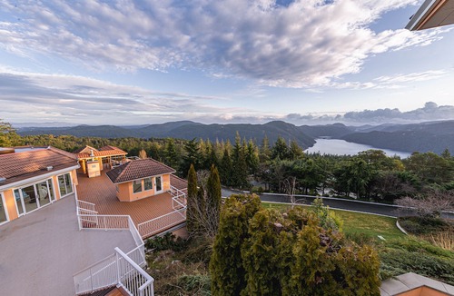 Malahat Hotel | Villa Eyrie Resort