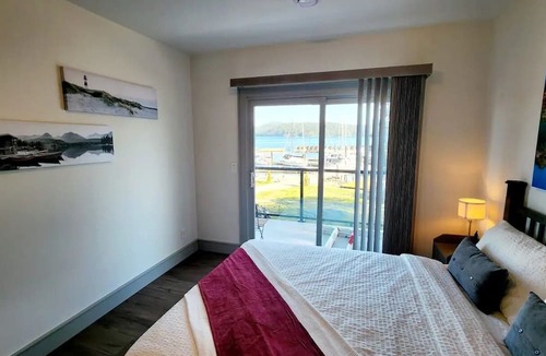 Cowichan Bay House | Cozy and Spacious 3 Bedroom House on Historic Marina