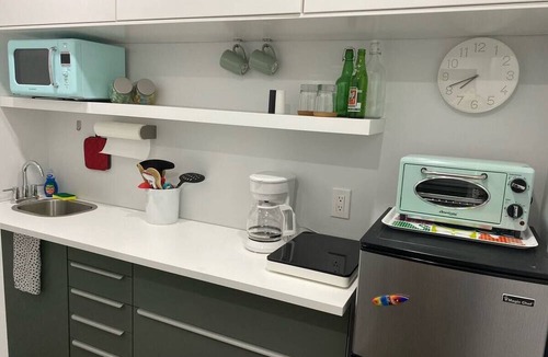 South Palm Park Neighborhood Association Apartment | Private Studio Apartment – Walk to the Ocean, Downtown, & Waterfront Park!