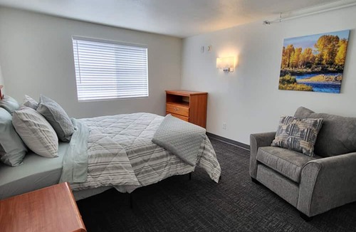 Evanston Apartment | Secure Access Building, Fresh Fully Remodeled Apartment