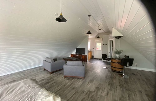 Okanagan-Similkameen Apartment | FALCONRIDGE VILLA