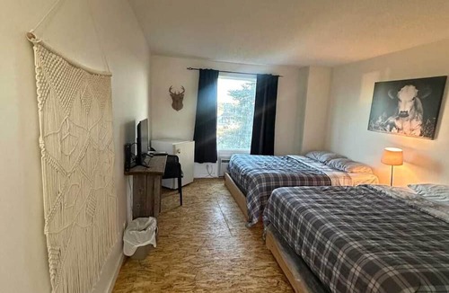 Craven Hotel | 641 Grill & Motel