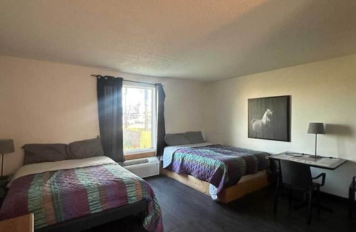 Craven Hotel | 641 Grill & Motel