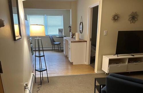 East Haven  Rutland County Apartment | Stylish Apartment with Fireplace