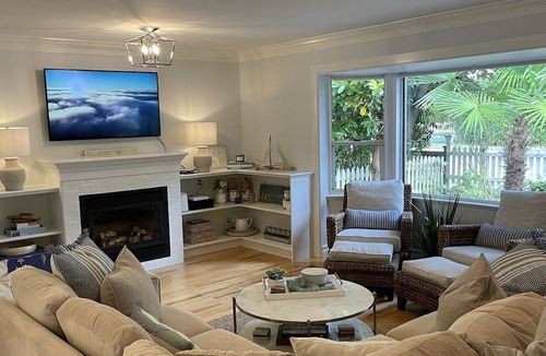 Surrey House | Crescent Beach Vintage Bungalow