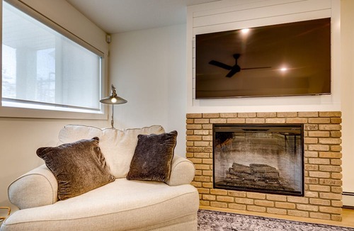 Markerville Condo | Beautiful Lakefront Condo