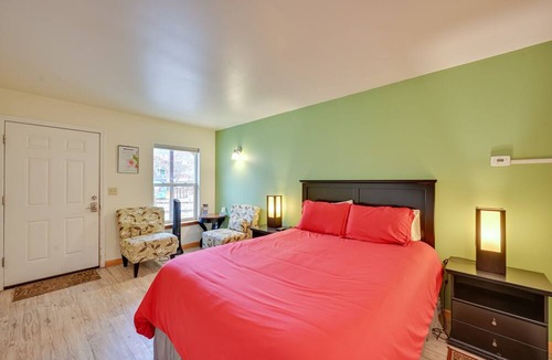 Crestone Apartment | Pet-Friendly ‘Fifth Dimension’ Studio in Crestone!