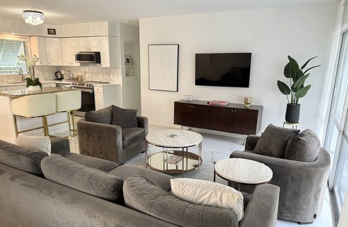 Parker Ridge House | Charming house close to beach, downtown West Palm Beach and shops. Pet-Friendly!