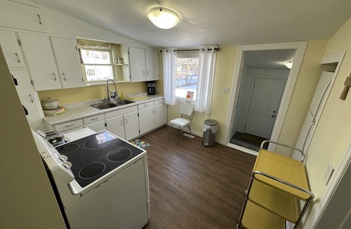 Stettler House | Walkable Stettler 2 Bedroom Suite