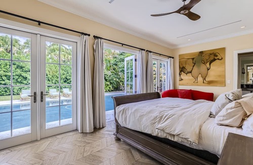 Palm Beach House | Fatio desigend 5 bd/6.5 ba Estate | Private Pool | Beach acccess | Quiet North End