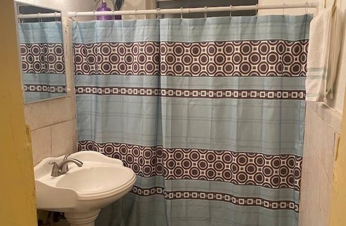 West Park Apartment | 2 Bedroom 739161 by Houzlet