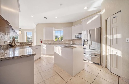 Coconut Creek House | Spacious 6-bedroom house in beautiful Coconut Creek with AC