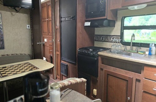 Orland House | Private RV Retreat with Deck on a Working Artist Property, 1 bed, Orland