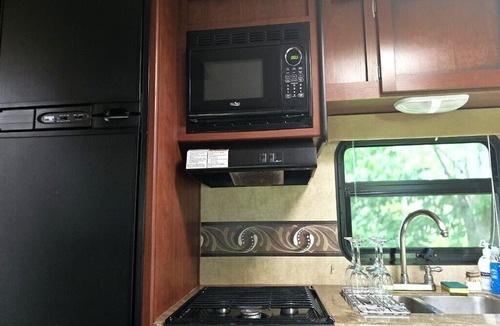 Orland House | Private RV Retreat with Deck on a Working Artist Property, 1 bed, Orland