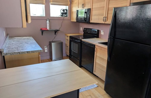 Brandon Apartment | Cute, walkable downtown studio apartment