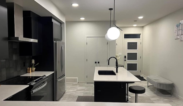 Windermere Oasis: Modern Comforts in a Serene Setting
