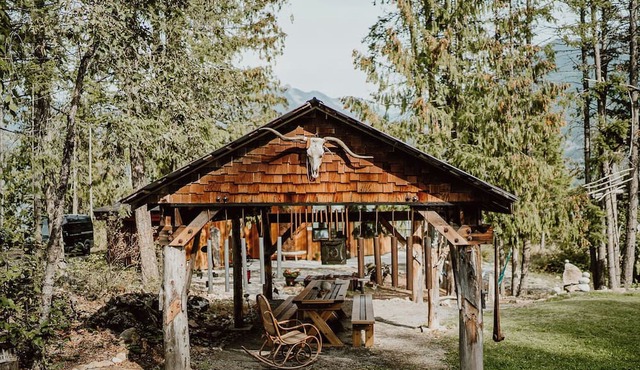 The Sentinel – Your Destination for Soul Relaxation, Steps From Kootenay Lake!