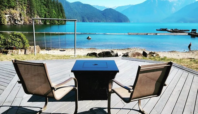 Spacious 7-bedroom cabin in enjoyable Pitt Lake, BC