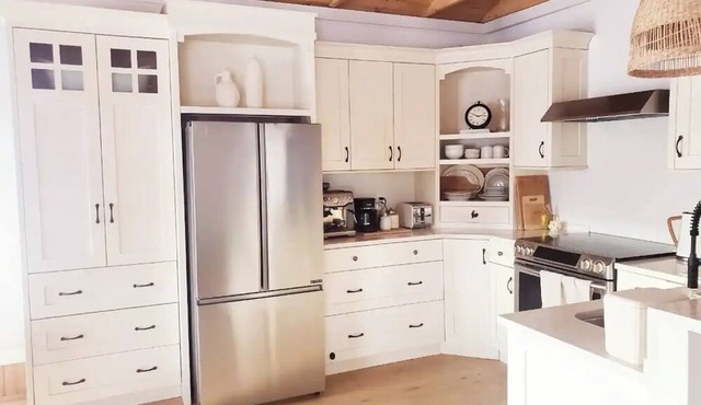 Kootenay Cabin Suite