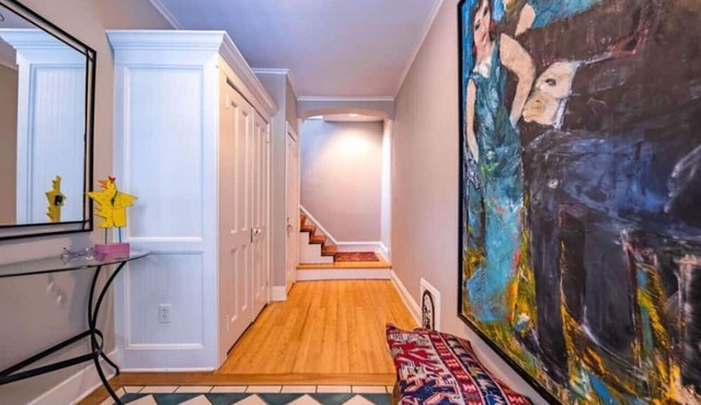 2k sqft 3 Bdrm Apt in Downtown Shelburne