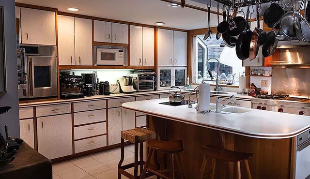 Riverside Retreat: Luxe Home, Game Room, Hot Tub